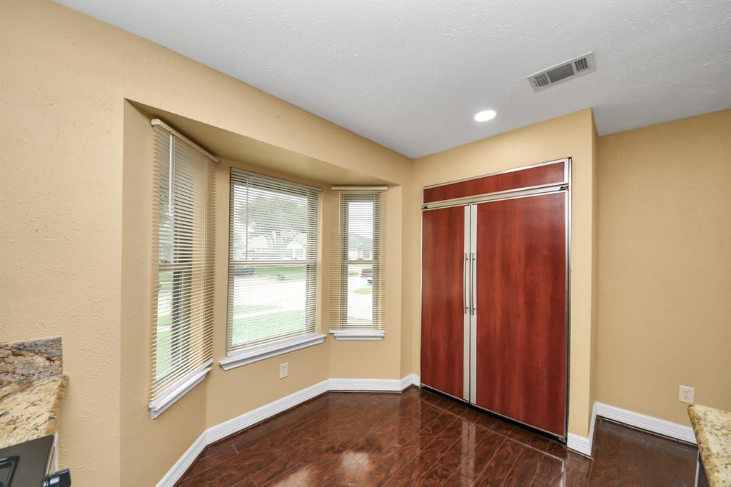 2026 Hickory Glen Drive, Missouri City, Texas image 14