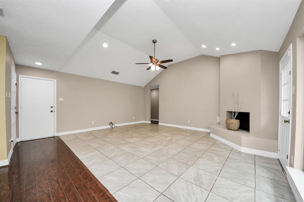 2026 Hickory Glen Drive, Missouri City, Texas image 4