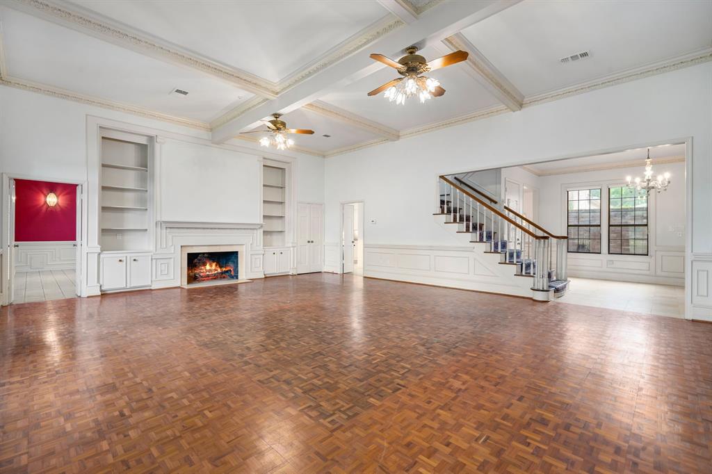 60 Crestwood Circle