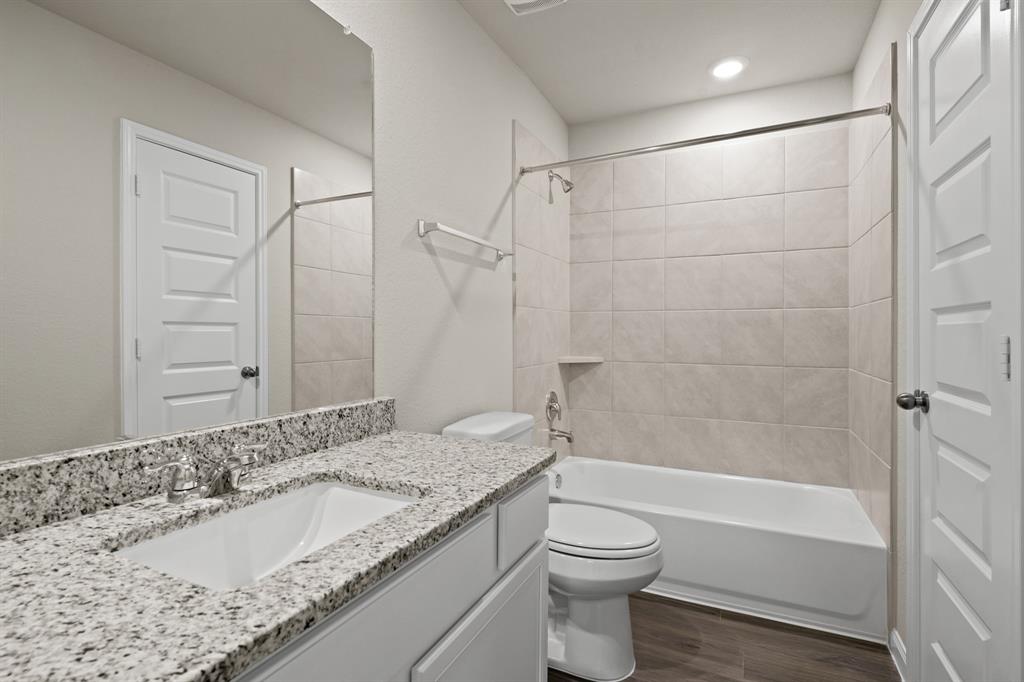 2331 East Chunk Drive, Conroe, Texas image 11