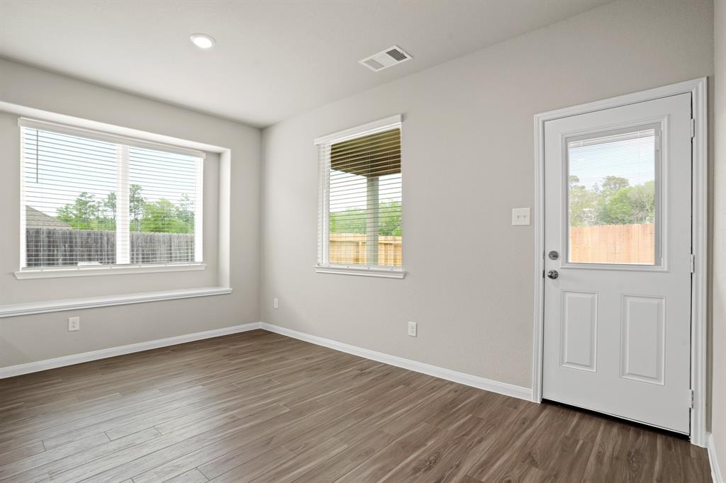 2331 East Chunk Drive, Conroe, Texas image 6