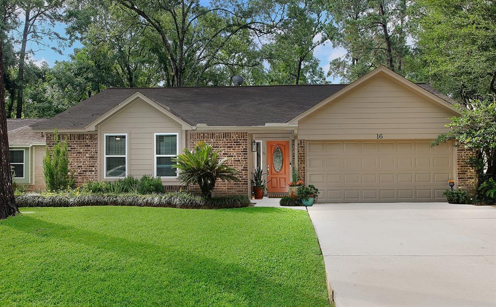16 W Lance Leaf Road, The Woodlands, Texas image 1