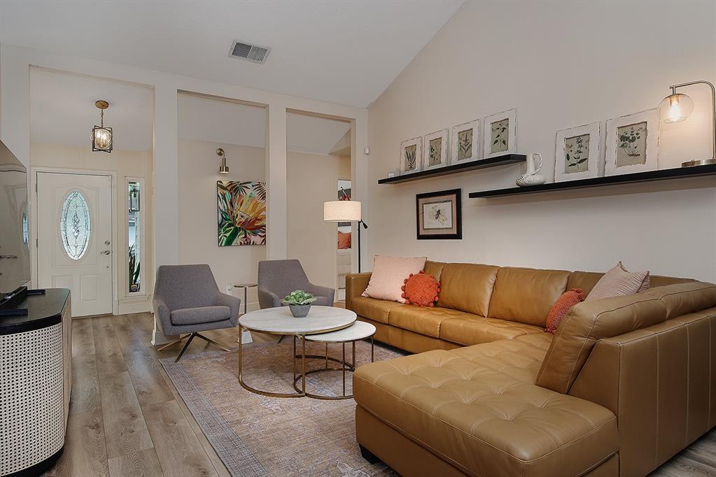 16 W Lance Leaf Road, The Woodlands, Texas image 4