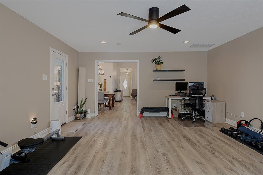 16 W Lance Leaf Road, The Woodlands, Texas image 7