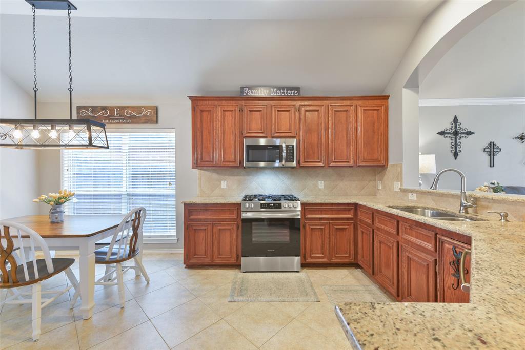 2522 Pepperidge Drive, Katy, Texas image 9