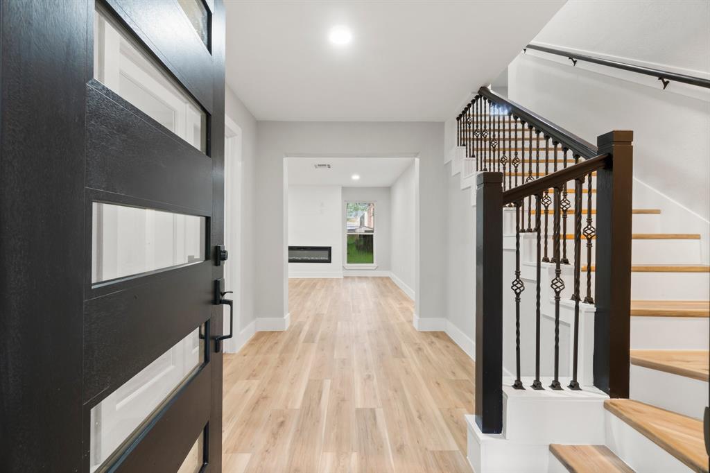 9 Indian Cedar Lane