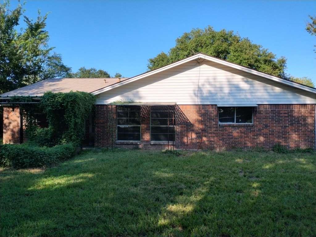 105 Newcastle Street, Victoria, Texas image 6