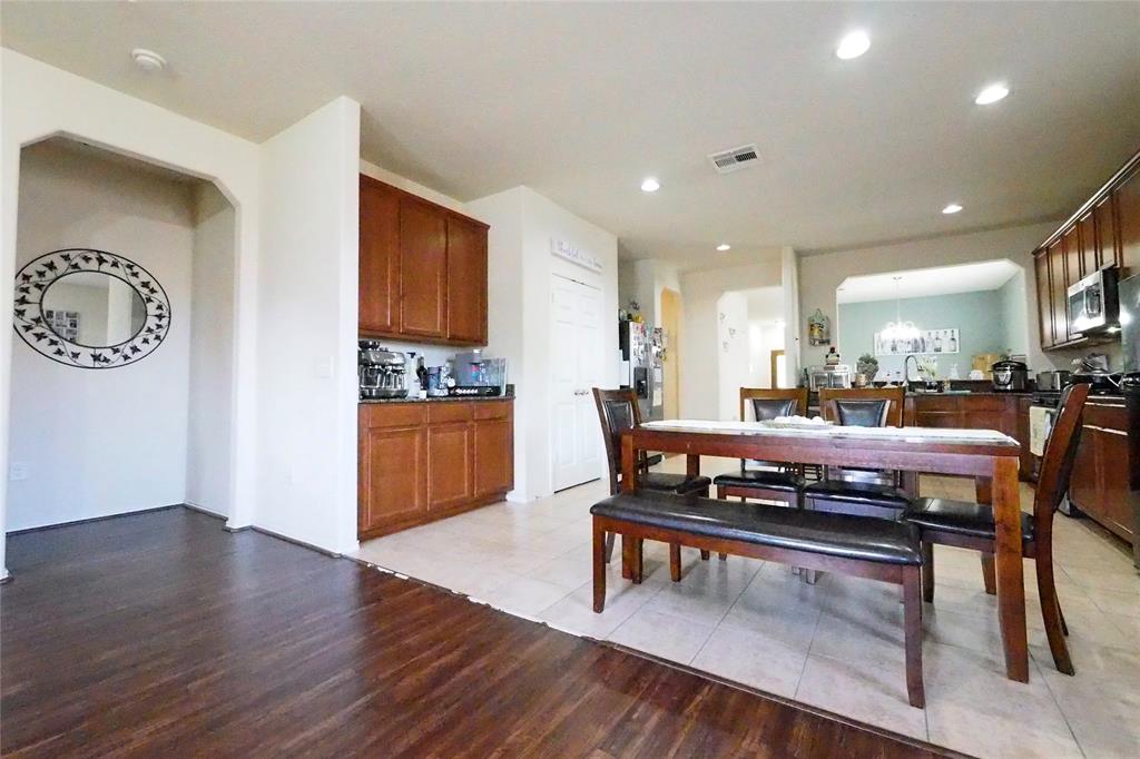 1414 S Maple Drive, Katy, Texas image 14
