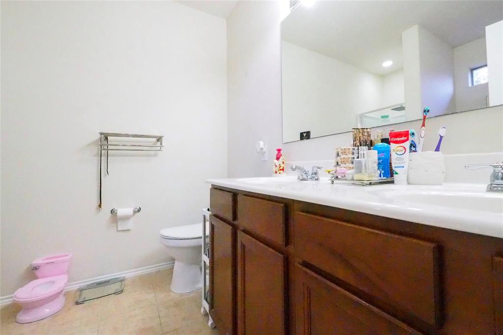 1414 S Maple Drive, Katy, Texas image 22