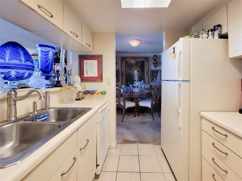 3525 Sage Road #811, Houston, Texas image 11