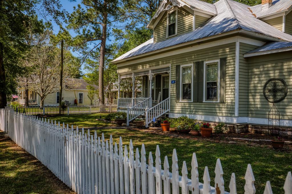 235 Hickory Street, New Ulm, Texas image 5
