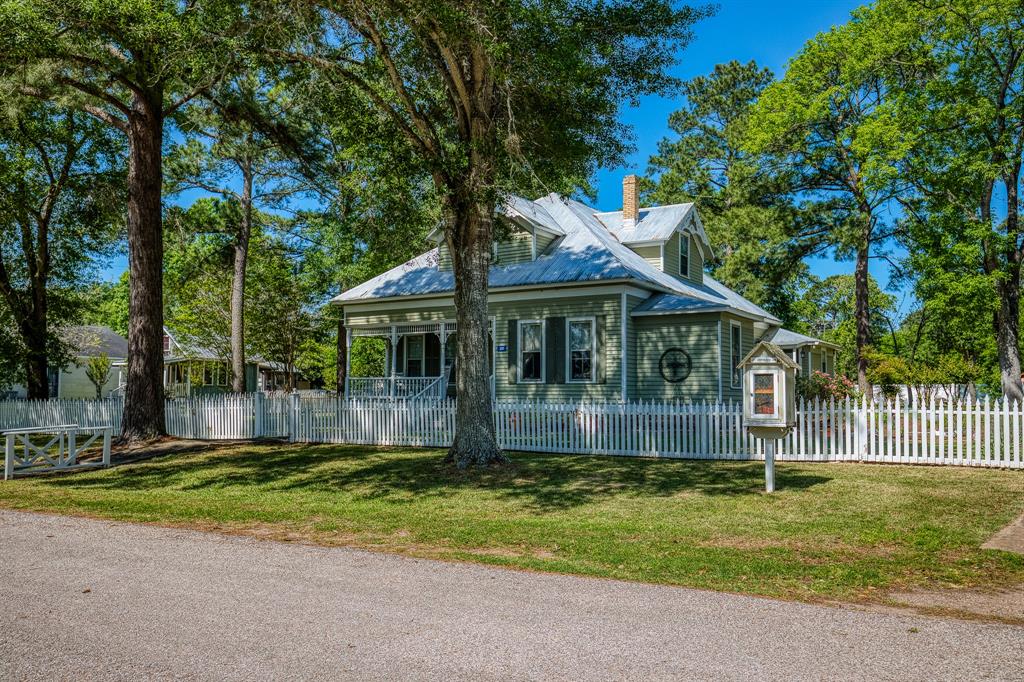 235 Hickory Street, New Ulm, Texas image 4