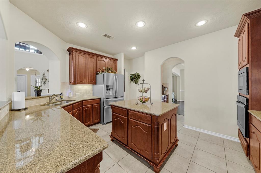 2101 Woodland Court, Pearland, Texas image 11