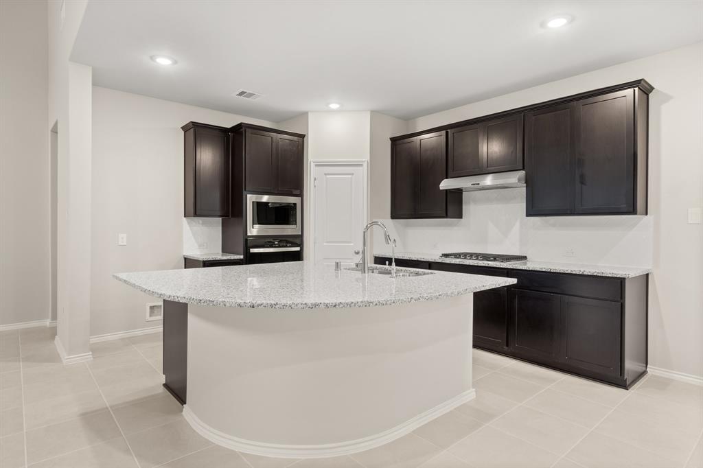 235 Bright Valley Way, Richmond, Texas image 3