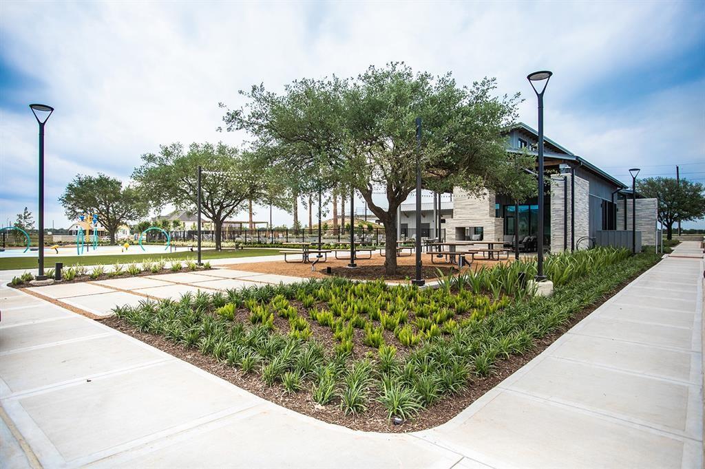 235 Bright Valley Way, Richmond, Texas image 12
