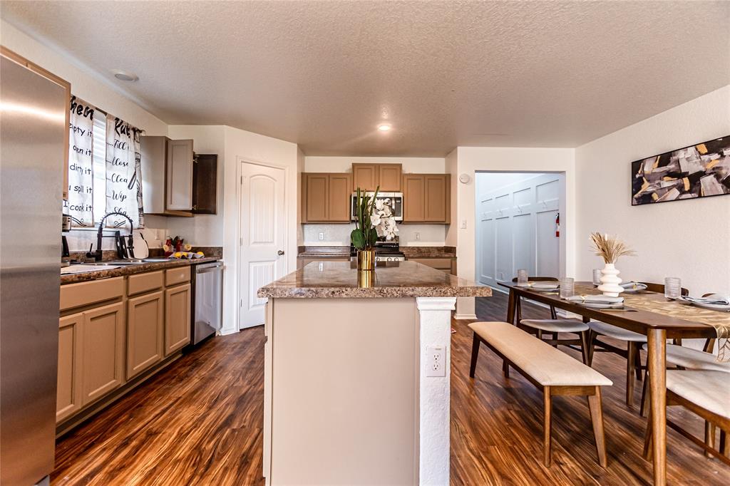 3240 Mission River