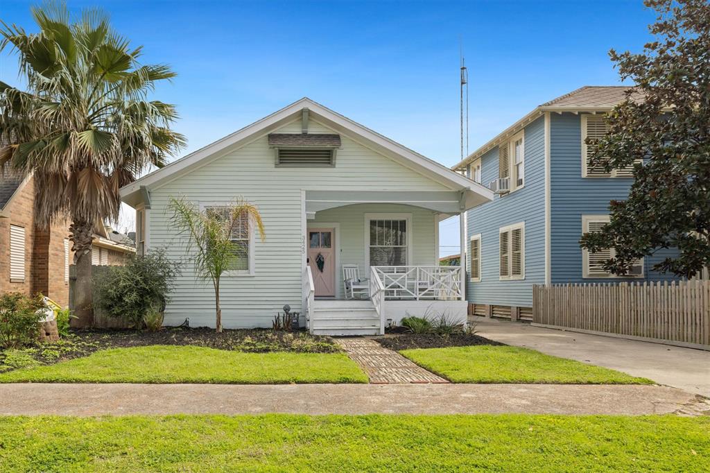 3425 Avenue R, Galveston, Texas image 1