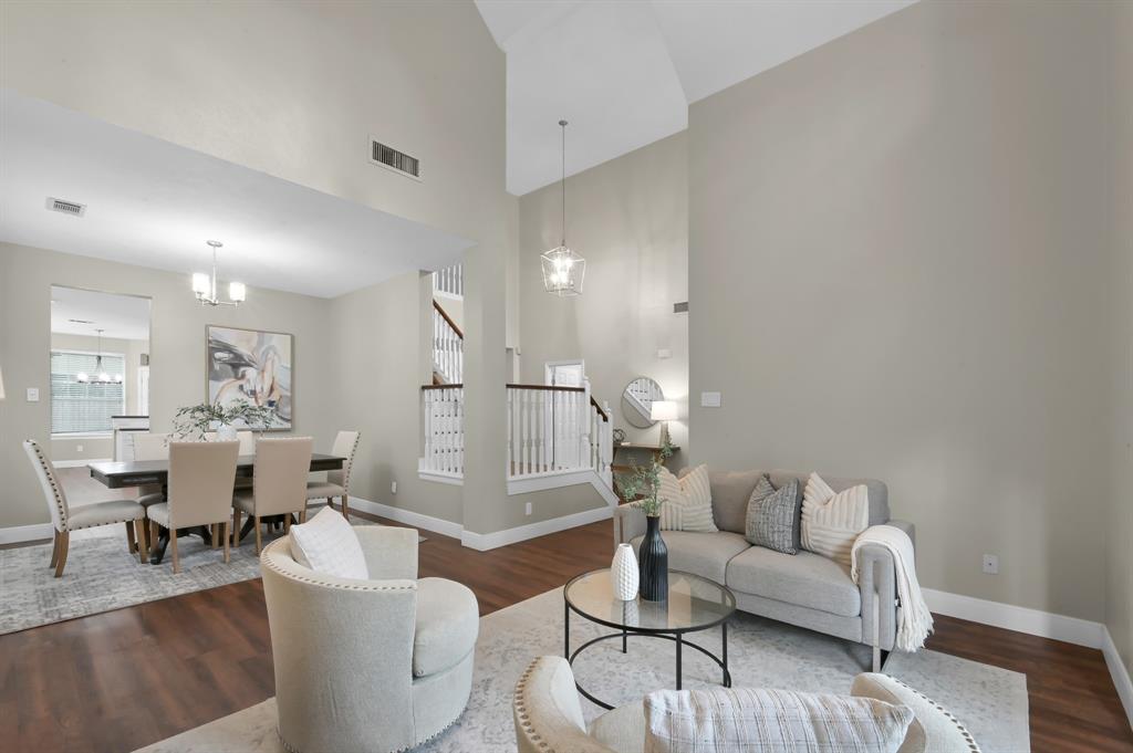 23 Greentwig Place, The Woodlands, Texas image 5