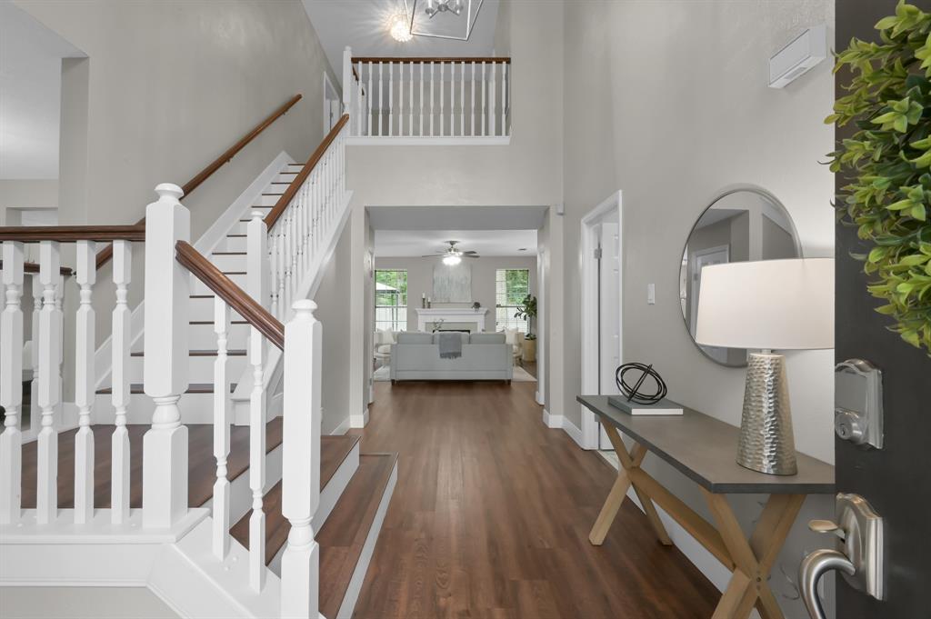 23 Greentwig Place, The Woodlands, Texas image 2