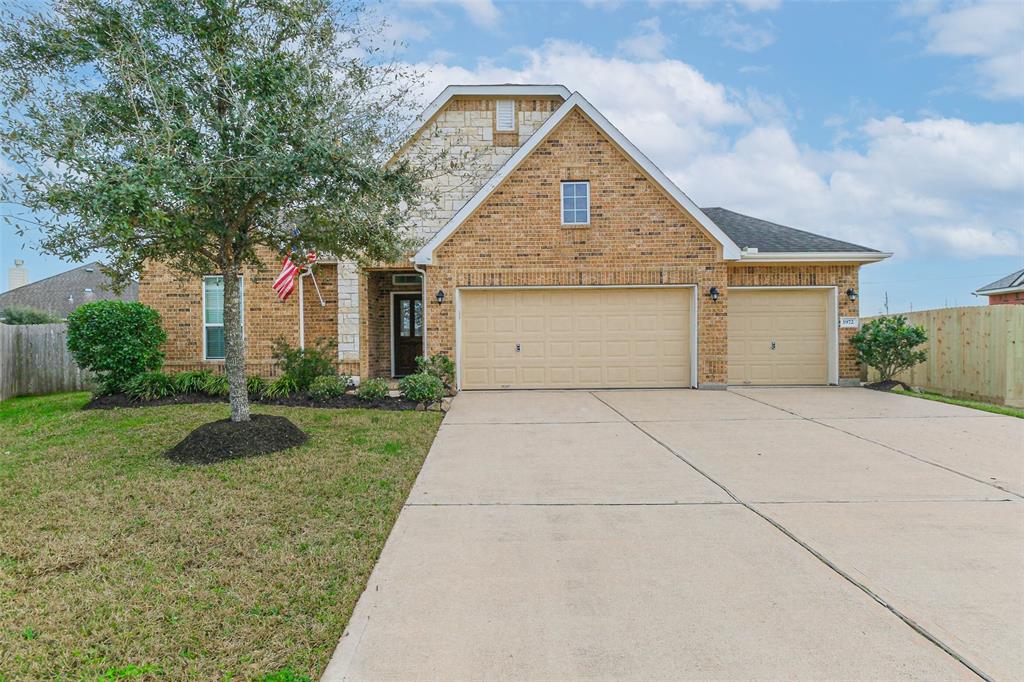 1972 Jobes Court, Alvin, Texas image 1