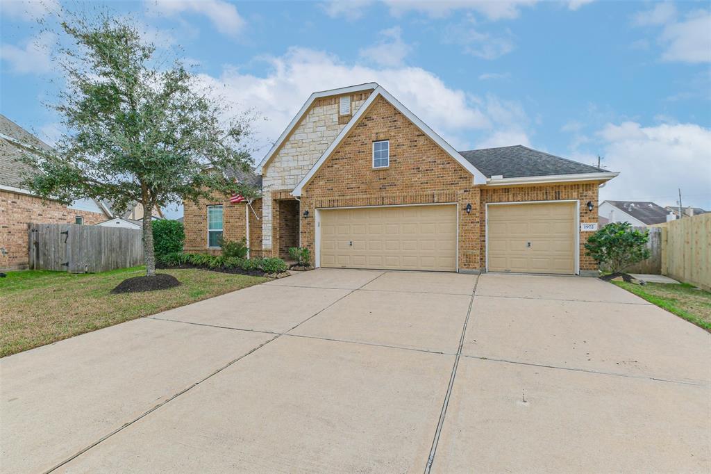 1972 Jobes Court, Alvin, Texas image 2