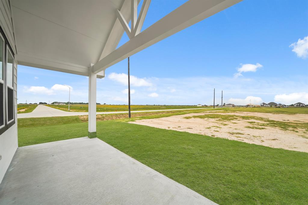 301 Cobb Court, Sealy, Texas image 20