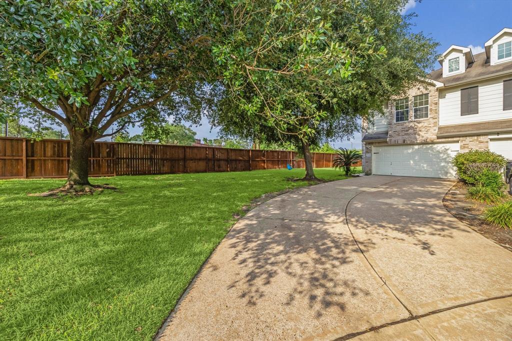 5126 Prosperity Circle, Houston, Texas image 2