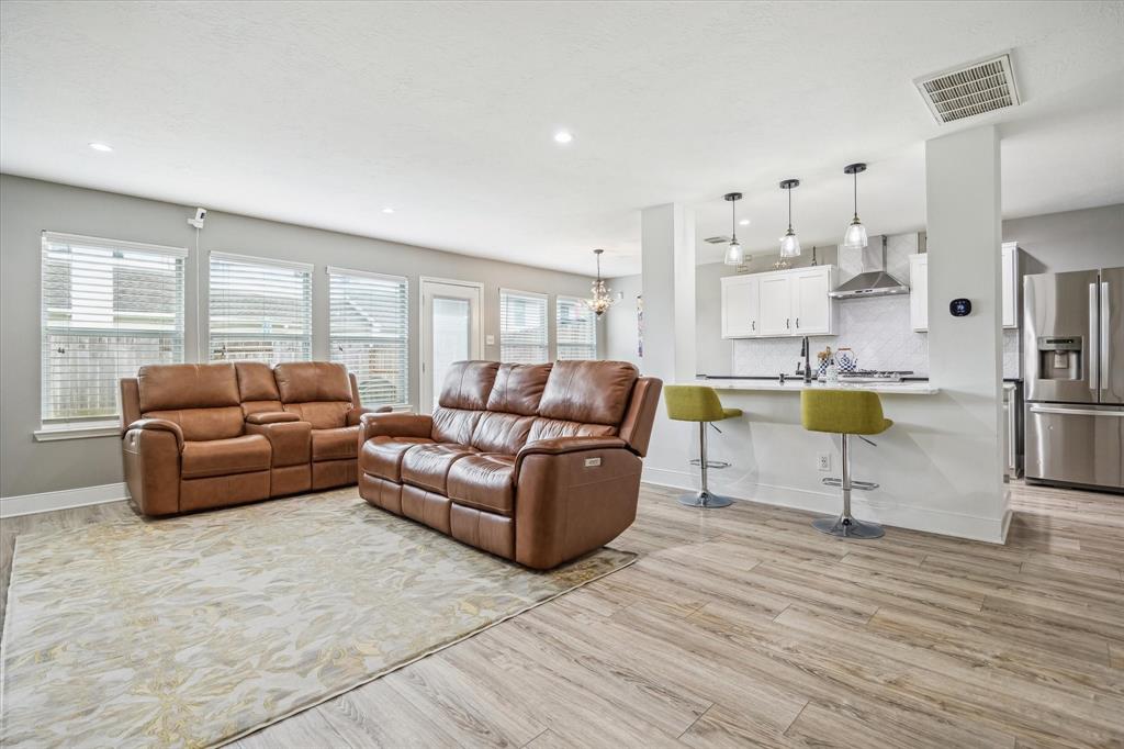 5126 Prosperity Circle, Houston, Texas image 4