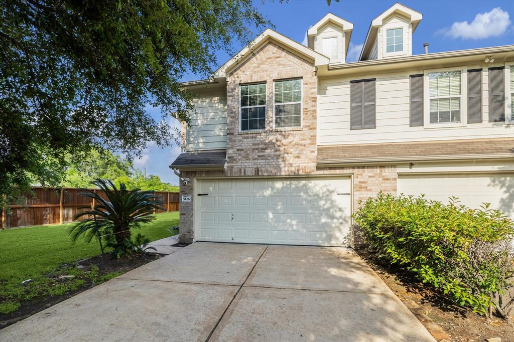 5126 Prosperity Circle, Houston, Texas image 1