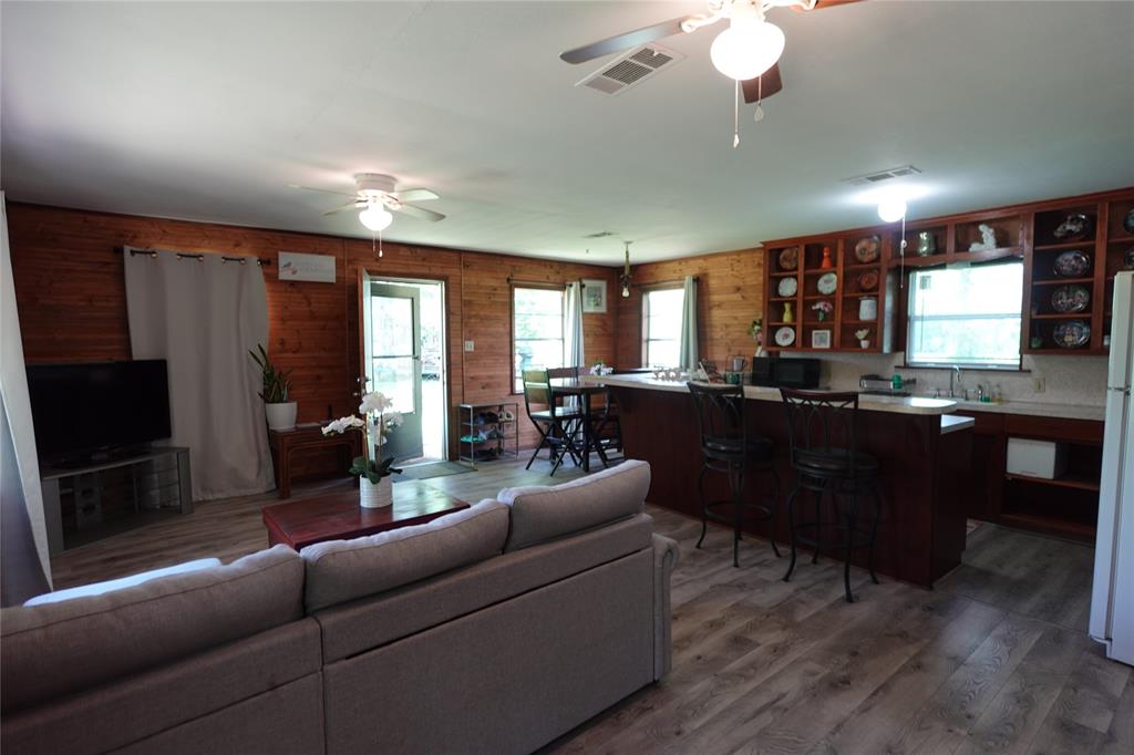 215 Weldon, Livingston, Texas image 13