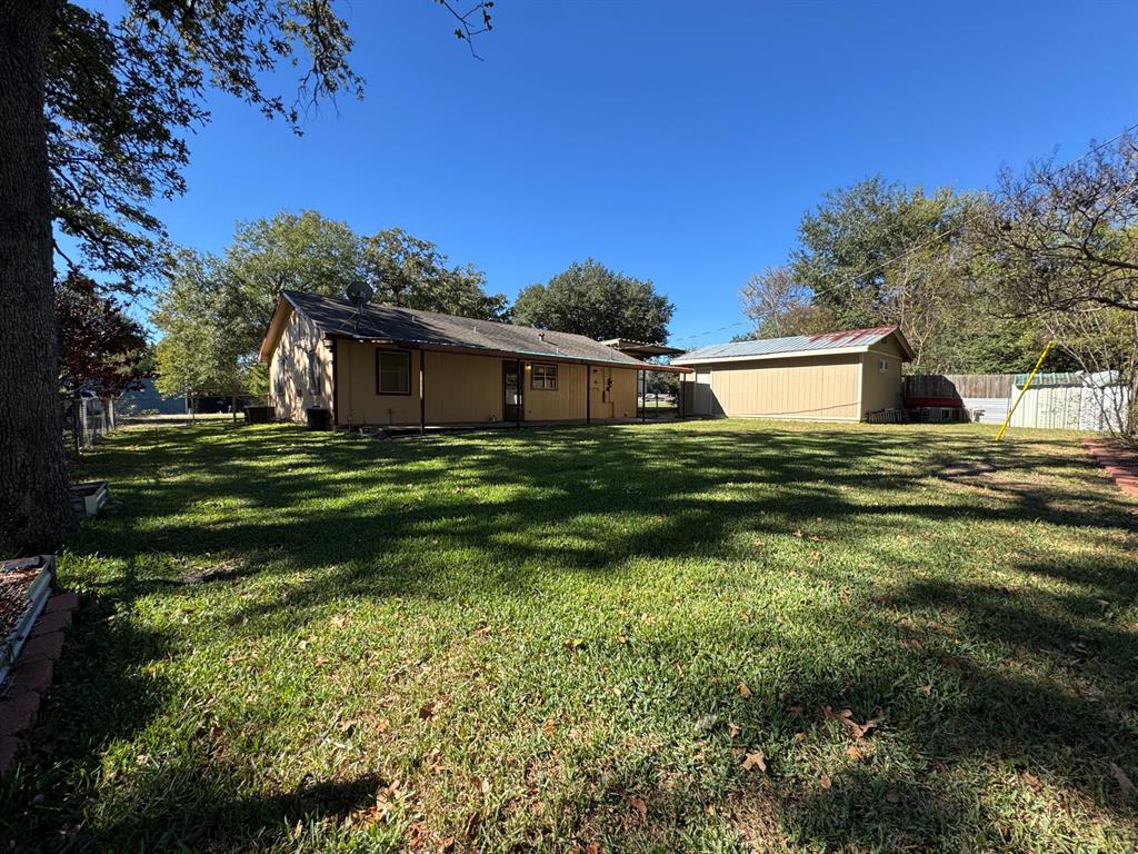 11202 Lakeview Road, Brenham, Texas image 10