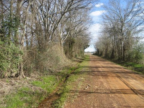 Photo of 381 County Road 3057, Crockett, TX 75835 (MLS # 91986329) Photo of 381 County Road 3057, Crockett, TX 75835 (MLS # 91986329)