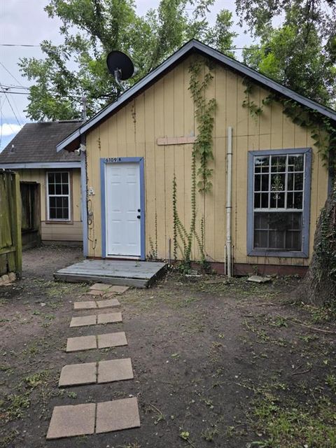 Photo of 6109 Saxon Drive #c, Houston, TX 77092 (MLS # 13143091)