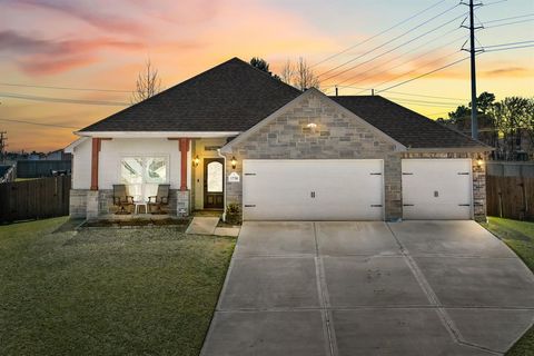 Photo of 1730 Wandering Hills Road, Conroe, TX 77304 (MLS # 49278581)