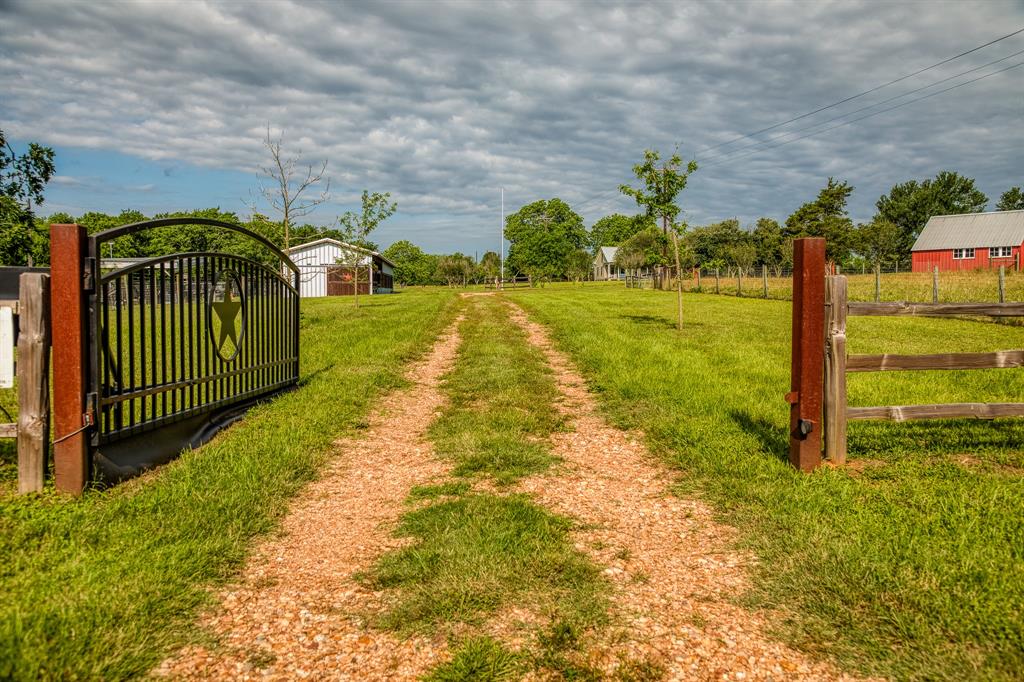 6900 Schroeder Road, Brenham, Texas image 3