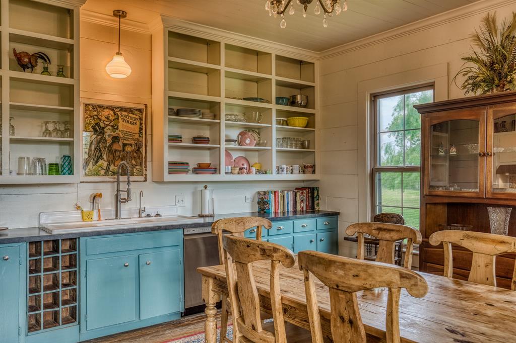 6900 Schroeder Road, Brenham, Texas image 8