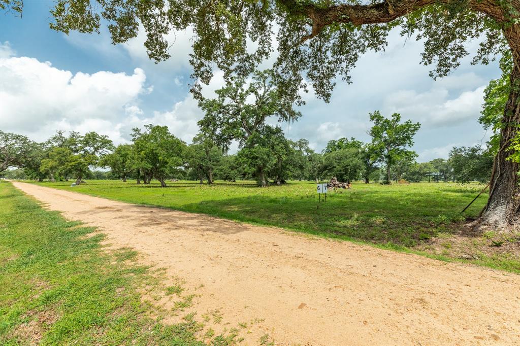 475 Valley Oaks Drive