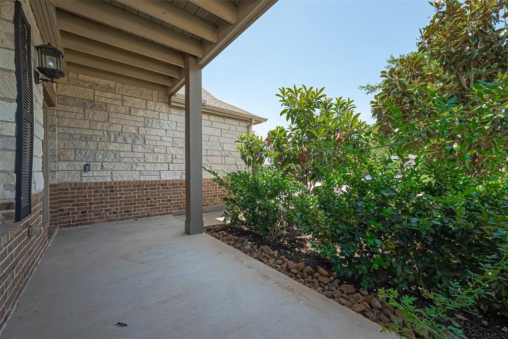 2822 Bluesage Bluff Drive