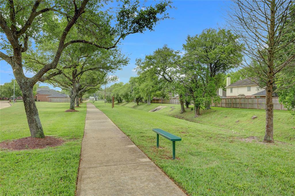6401 Acorn Court, Pearland, Texas image 22