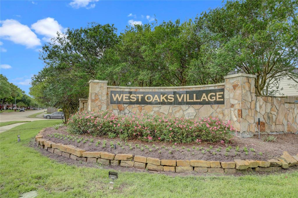 6401 Acorn Court, Pearland, Texas image 17