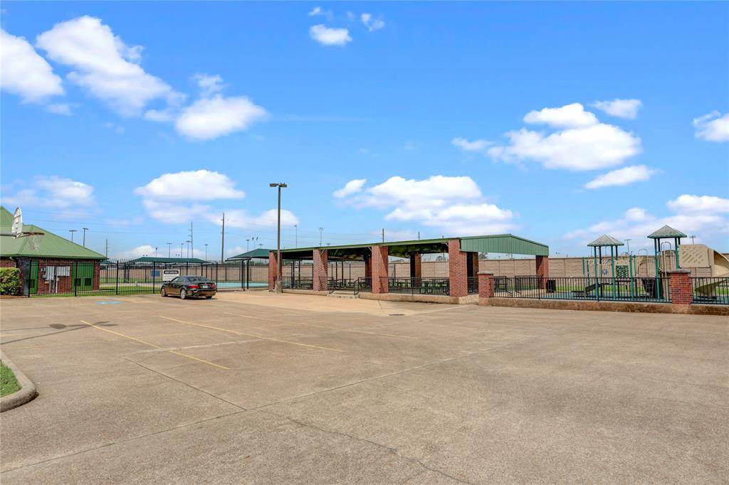 6401 Acorn Court, Pearland, Texas image 19