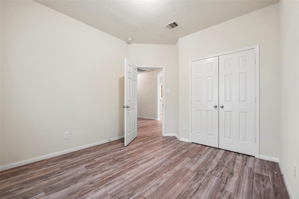 1525 Sunmeadow Boulevard, Friendswood, Texas image 16