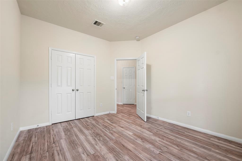 1525 Sunmeadow Boulevard, Friendswood, Texas image 19