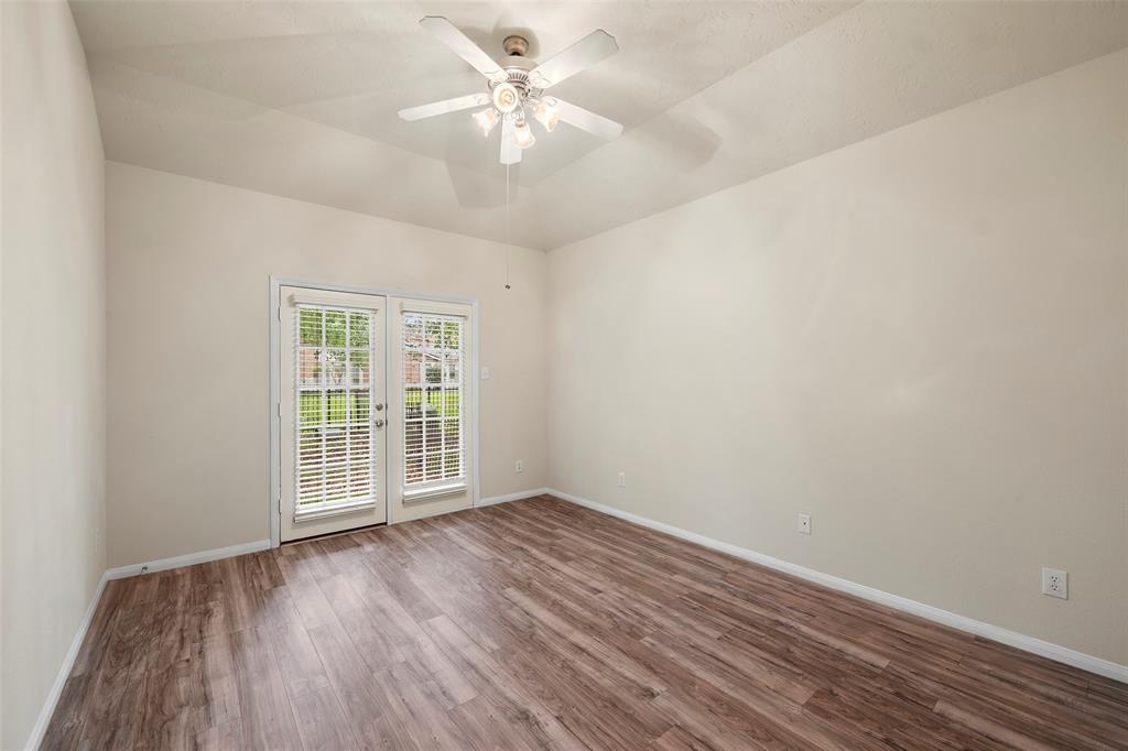 1525 Sunmeadow Boulevard, Friendswood, Texas image 20