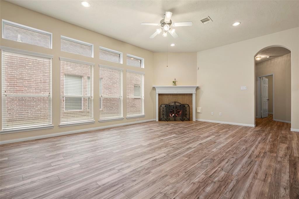 1525 Sunmeadow Boulevard, Friendswood, Texas image 14