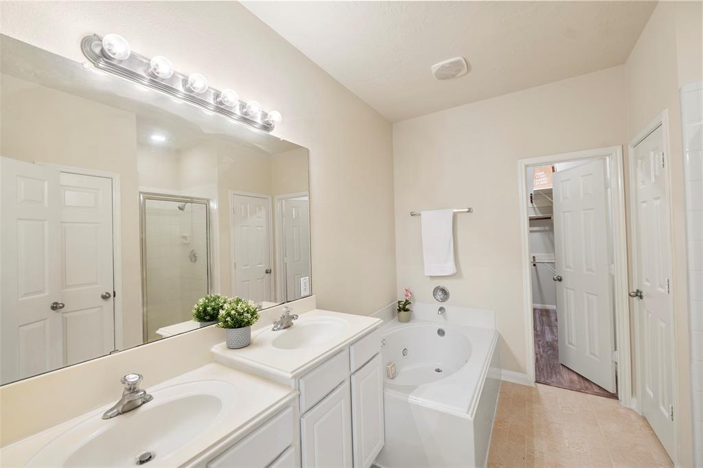1525 Sunmeadow Boulevard, Friendswood, Texas image 22