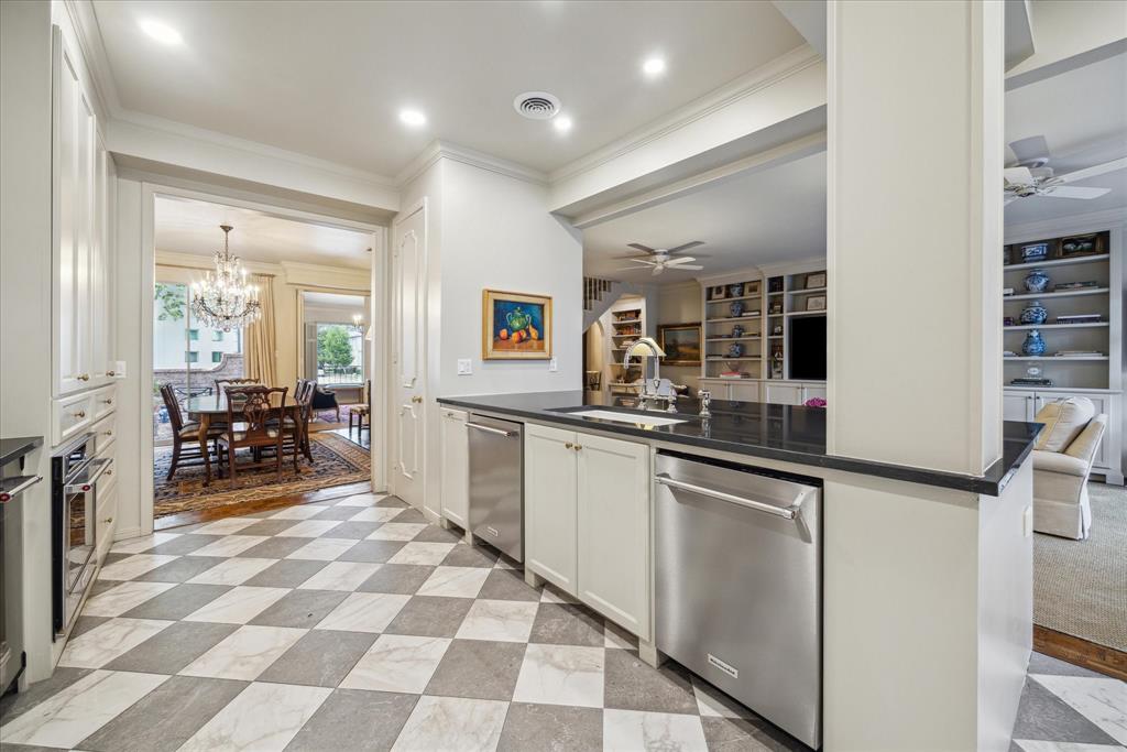 7603 Olympia Drive, Houston, Texas image 15