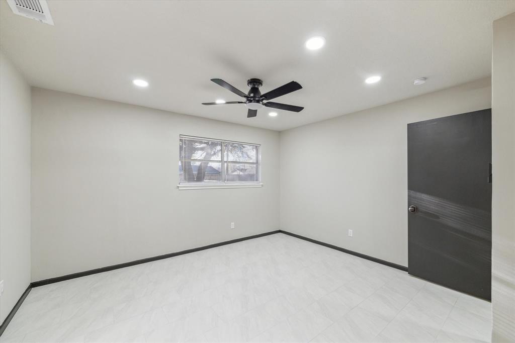 412 Lyndale Drive, Highlands, Texas image 22