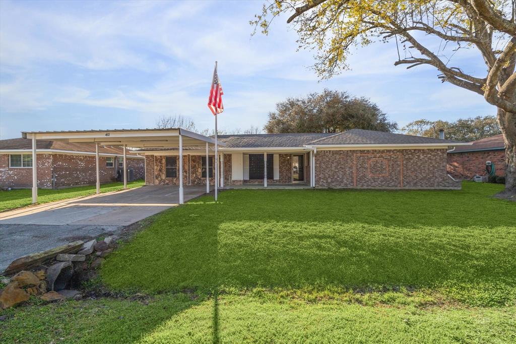 412 Lyndale Drive, Highlands, Texas image 1