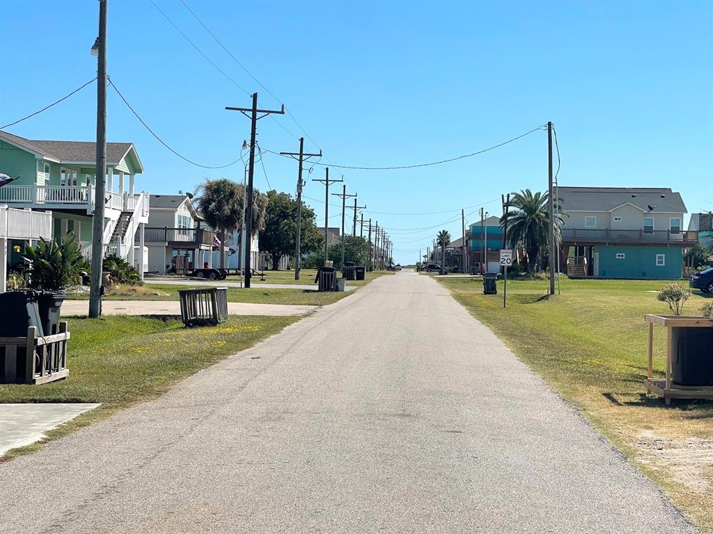 964 Surfview Drive, Crystal Beach, Texas image 3
